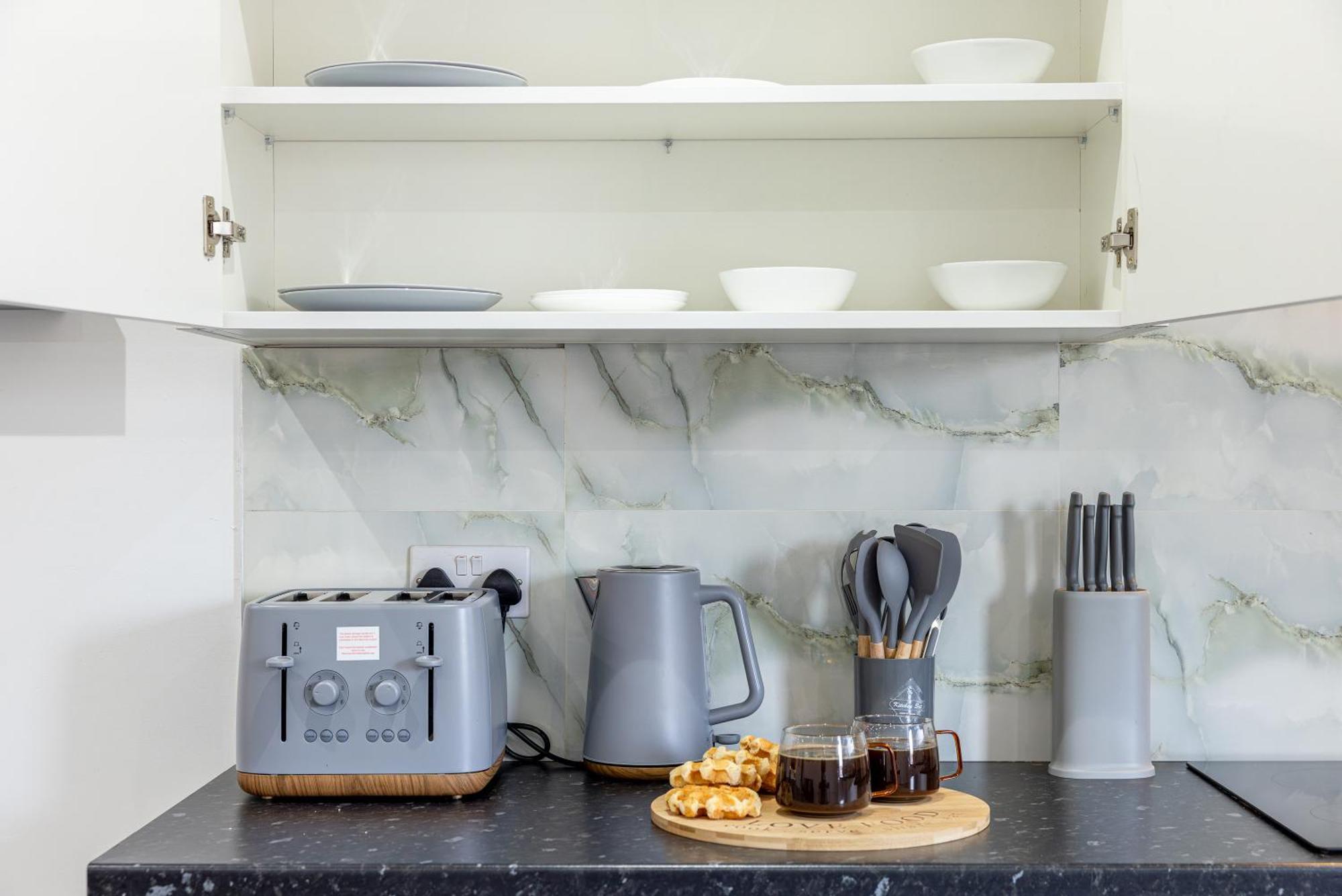 Rnm - Upgraded Business Stay For Travelling Contractors, All Amenities, Private Access Entire Place, Kitchen & Washroom, Smart Tv, Easy Access, Parking Nearby Cradley Heath Dış mekan fotoğraf