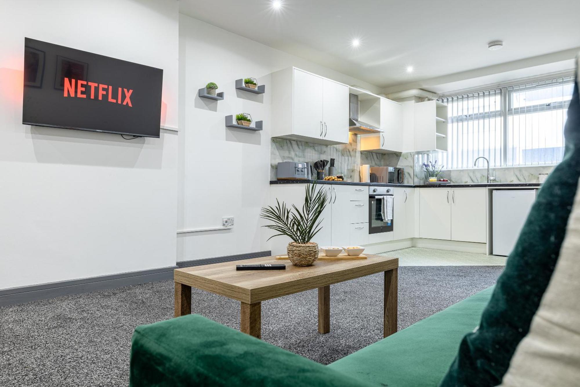 Rnm - Upgraded Business Stay For Travelling Contractors, All Amenities, Private Access Entire Place, Kitchen & Washroom, Smart Tv, Easy Access, Parking Nearby Cradley Heath Dış mekan fotoğraf
