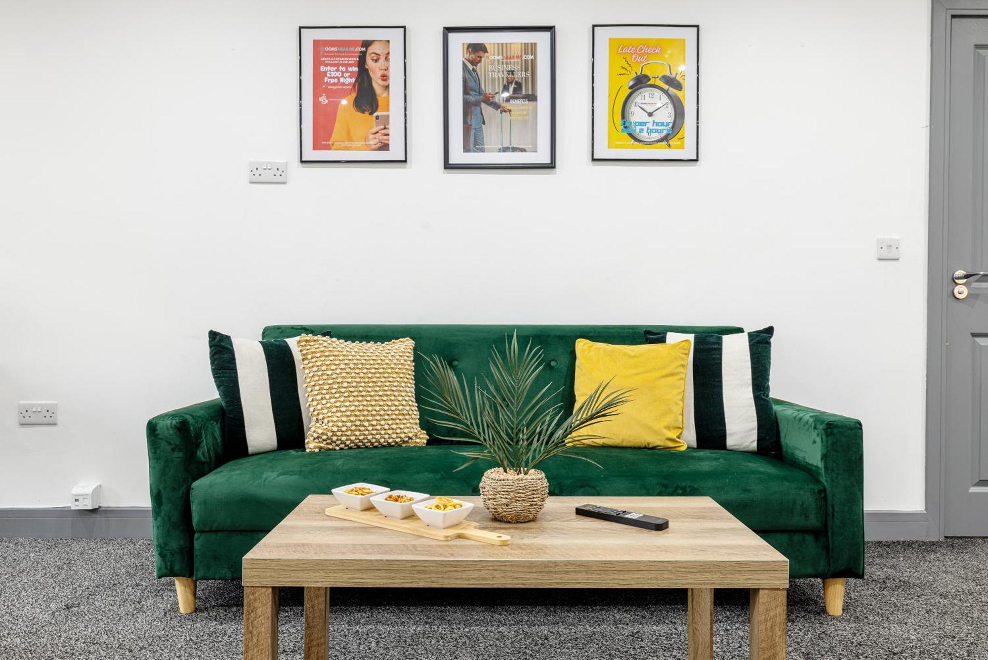 Rnm - Upgraded Business Stay For Travelling Contractors, All Amenities, Private Access Entire Place, Kitchen & Washroom, Smart Tv, Easy Access, Parking Nearby Cradley Heath Dış mekan fotoğraf