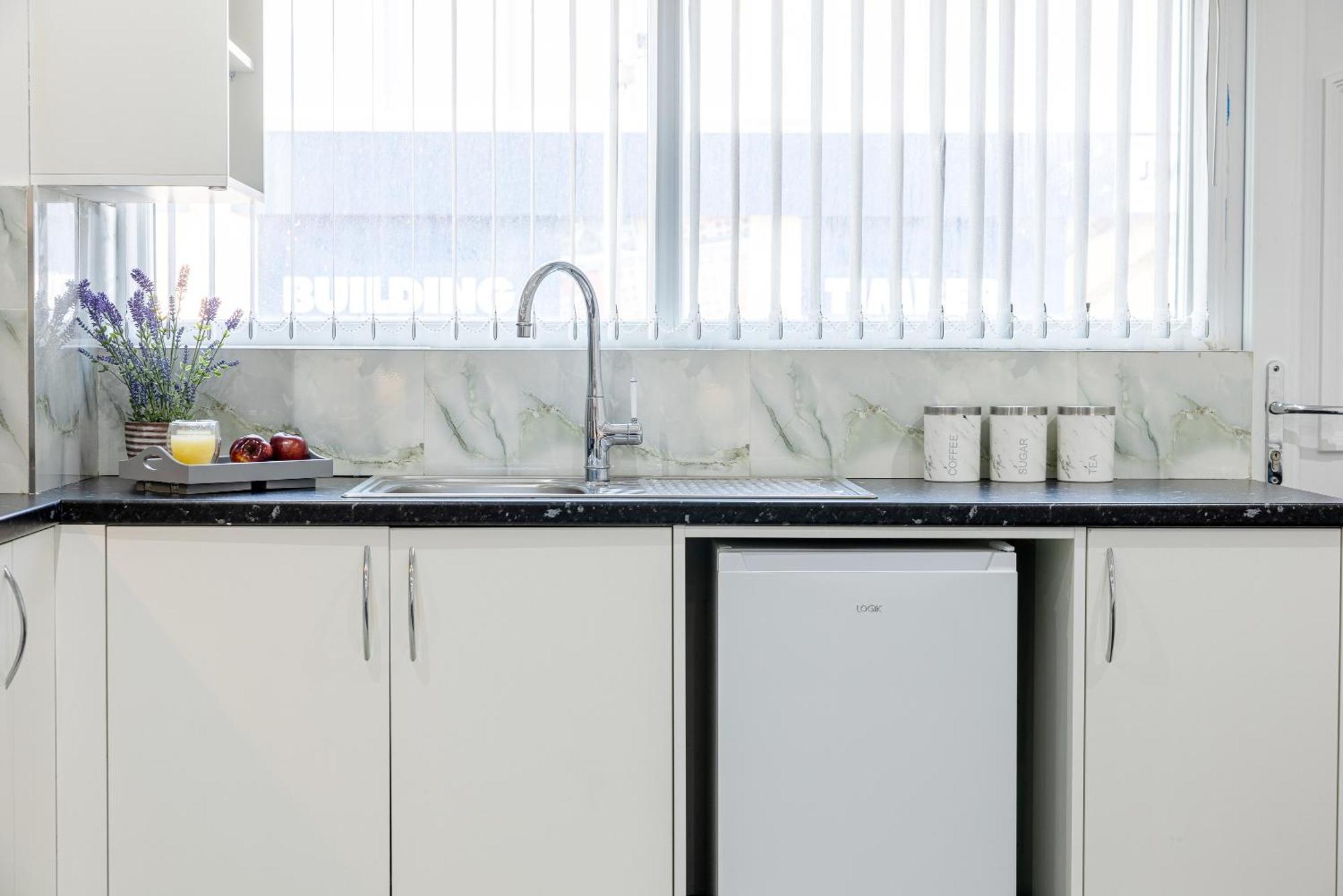 Rnm - Upgraded Business Stay For Travelling Contractors, All Amenities, Private Access Entire Place, Kitchen & Washroom, Smart Tv, Easy Access, Parking Nearby Cradley Heath Dış mekan fotoğraf