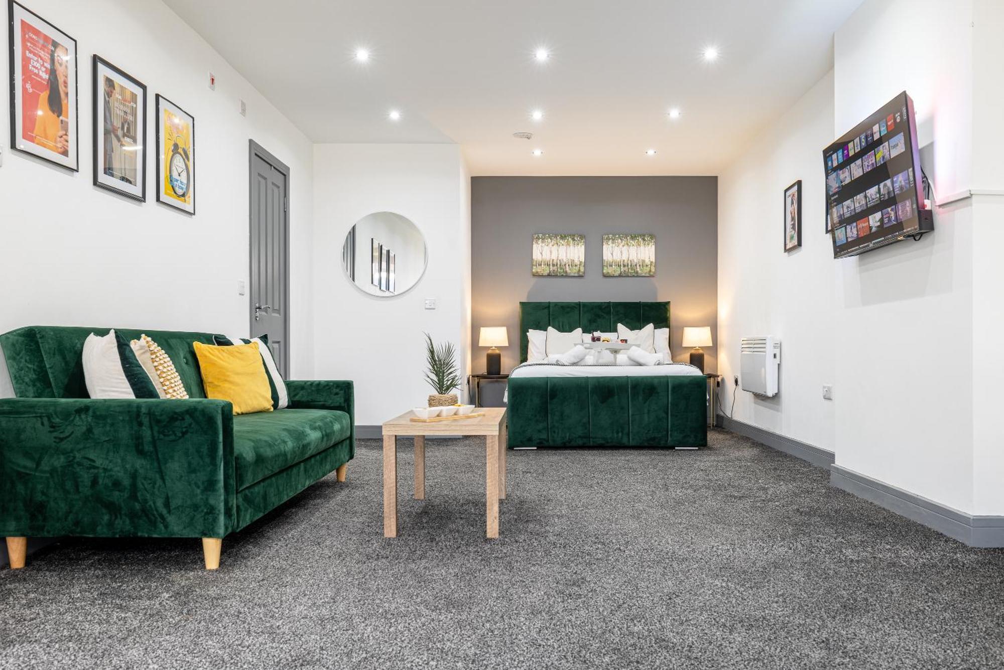Rnm - Upgraded Business Stay For Travelling Contractors, All Amenities, Private Access Entire Place, Kitchen & Washroom, Smart Tv, Easy Access, Parking Nearby Cradley Heath Dış mekan fotoğraf
