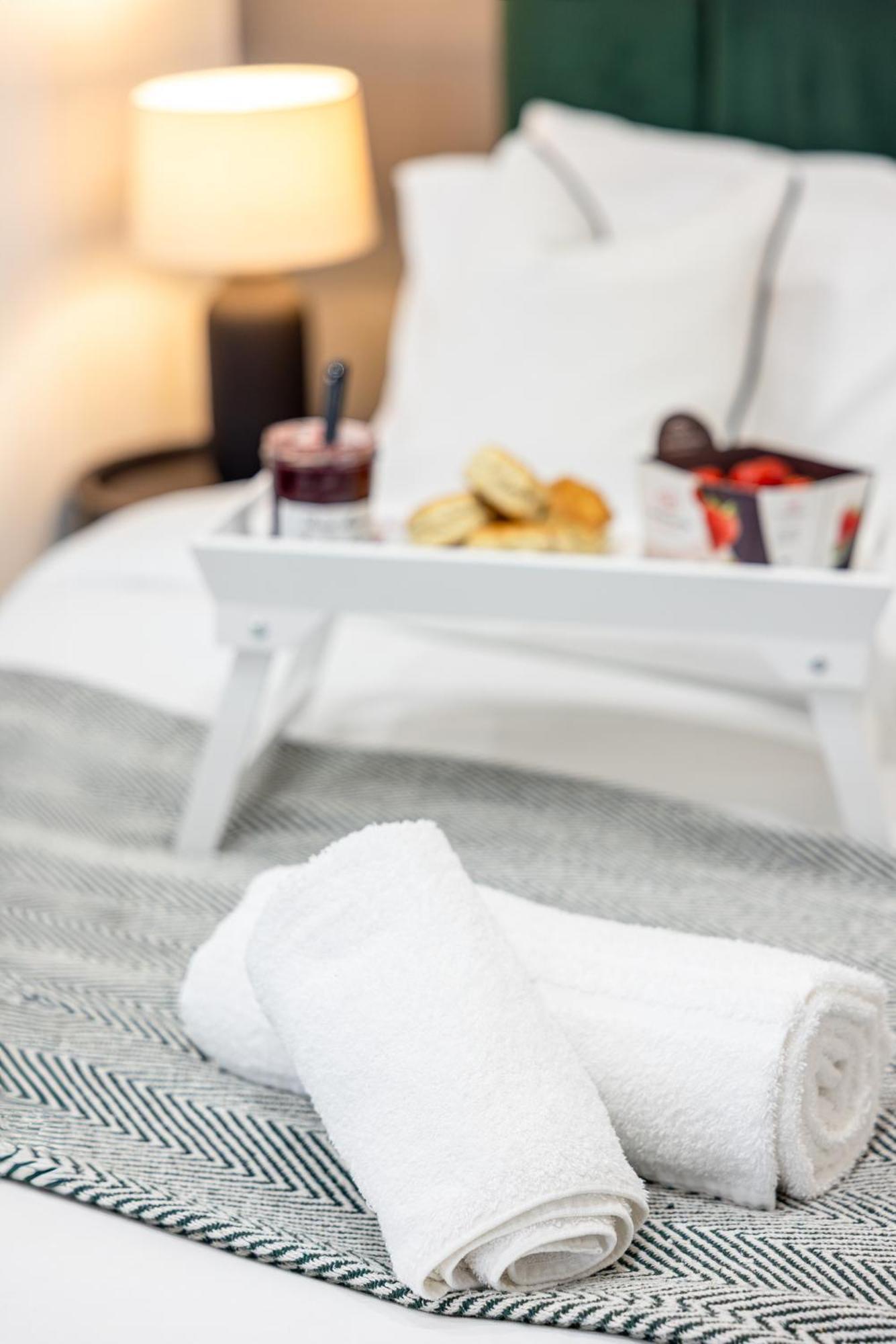 Rnm - Upgraded Business Stay For Travelling Contractors, All Amenities, Private Access Entire Place, Kitchen & Washroom, Smart Tv, Easy Access, Parking Nearby Cradley Heath Dış mekan fotoğraf